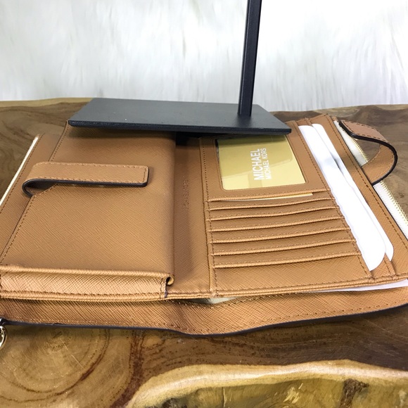 Michael Kors Jet Set Travel Double Zip Wristlet - Picture 6 of 8